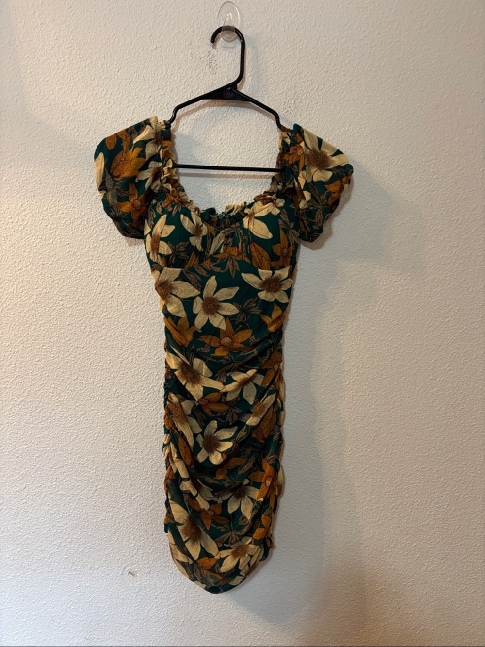 NWT Blush & Day Floral Puff-Sleeve Ruched Midi Dress in Green and Tan